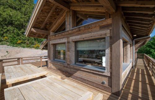 Gerardmer Ski Chalet | Experience Aigle des Neiges: 9.9 Rated Oceanfront Retreat