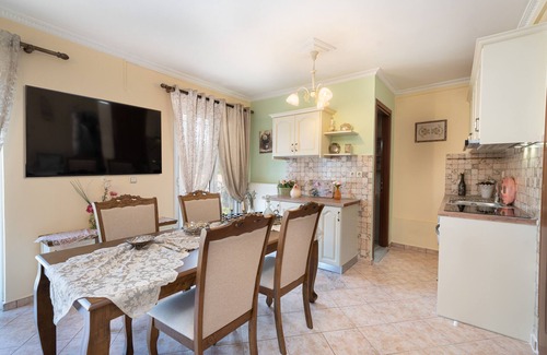 Kefalonia Apartment | Elegant Sea View Apartment in Argostoli with Spa Amenities