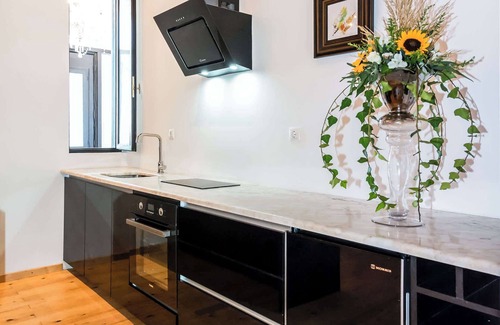 Kalamata House | Seafront Loft: Design Retreat with Breakfast & Kid-Friendly Perks