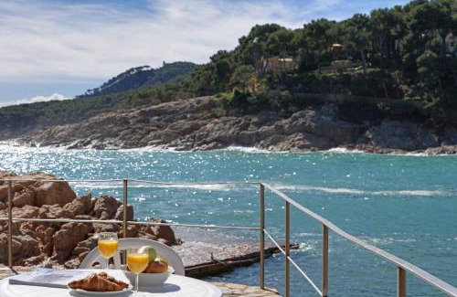 Tamariu Apartment | Family-Friendly Aigua Dolça 3 with Oceanfront Views