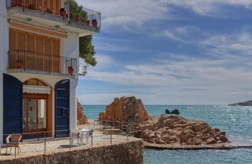 Tamariu Apartment | Family-Friendly Aigua Dolça 3 with Oceanfront Views