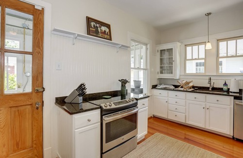 Aiken House | Historic Cottage in Downtown Aiken, SC with Kitchen Access