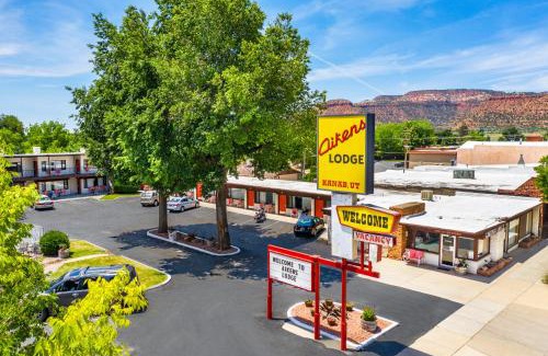 Kanab Hotel | Pet-Friendly Aikens Lodge with Oceanfront Views and Pool