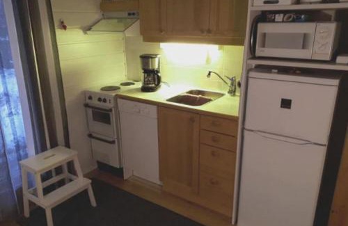 Yllasjarvi Apartment | Cozy Aikku Cabin in Lapland with Free Kota Access