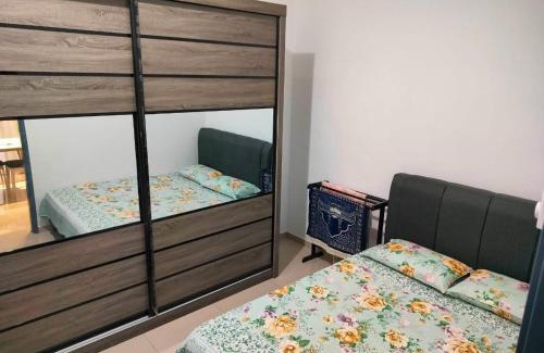 Jenjarom House | Family-Friendly Retreat at Aiman's Rose HomeStay