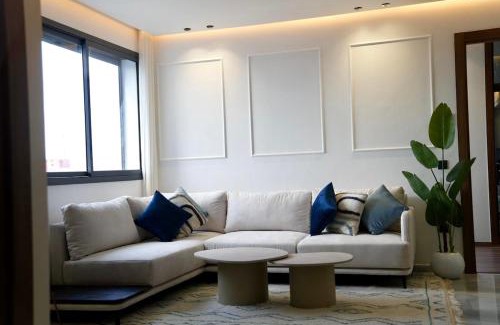 Bourgogne Apartment | Ain Diab Ocean Breeze & Parking