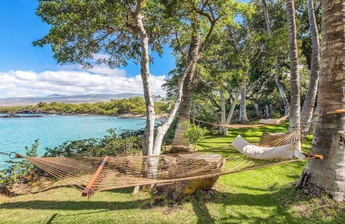 Kamuela House | Exclusive Oceanfront Home on Wailea Bay with Pool & Spa