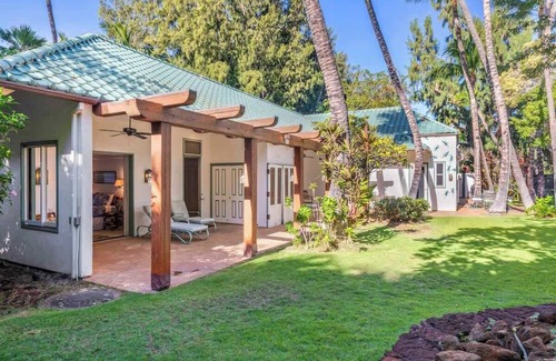 Kamuela House | Exclusive Oceanfront Home on Wailea Bay with Pool & Spa