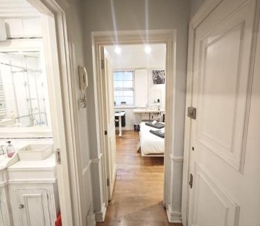 Chelsea Riverside Apartment | Ainazh