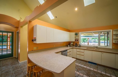 Kaslo House | Top-Rated Ainsworth Lakefront Getaway with Pool & Spa