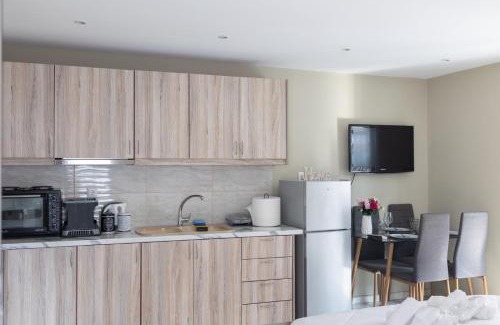 Agios Dimitrios Apartment | Inviting AIOLOS Agios Dimitrios Center Apartment for Families