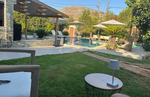 Astrikas Apartment | Discover AIOLOS VILLA ELLIA: Family-Friendly Retreat in Chania