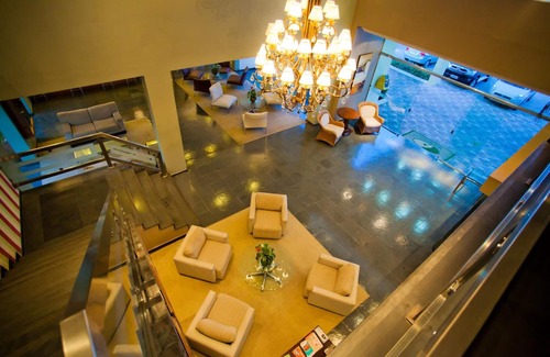 Centro Hotel | Enjoy Family-Friendly Stays at Aipana Plaza Hotel