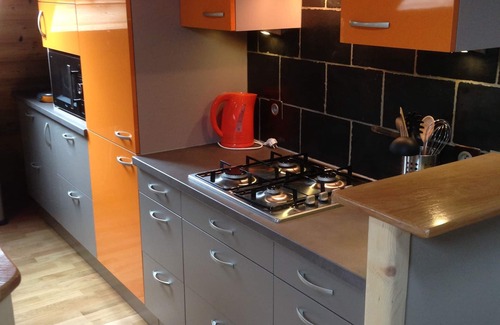 Saint-Etienne-de-Cuines Apartment | Spacious Air-Conditioned Apartment for 12 in Cyclo-Maurienne