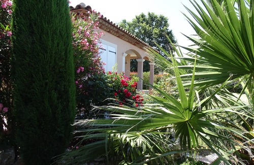 Roquebrune-sur-Argens House | Air-Conditioned Provencal Villa with Pool & Scenic Views