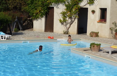 Ferrals-les-Corbieres House | Relaxing Gîte de France 4 épis with Pool on Wine Estate