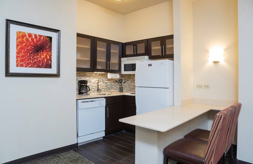 Oakbrook Terrace Condo | Comfortable King Suite with Breakfast and Spa Amenities