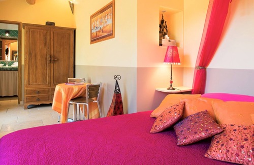 Grans Bed & Breakfast | Tranquil B&B in Provence with Pool & Private Spa Retreat