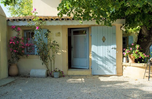 Grans Cottage | Tranquil B&B in Provence with Pool and Private Spa Retreat