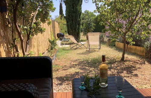 Frontignan House | Relaxing Cabana with Mediterranean Garden Near the Sea