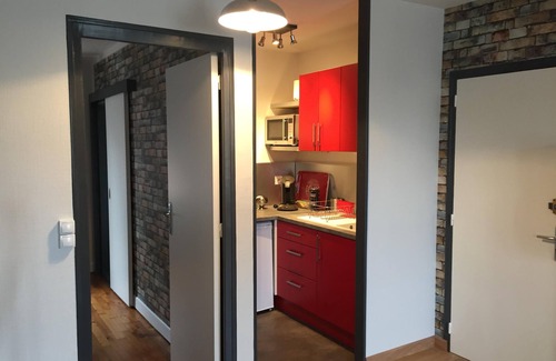 Chateauroux House | Cozy Cottage in the DRC: Pet-Friendly Berry Vacation Rental