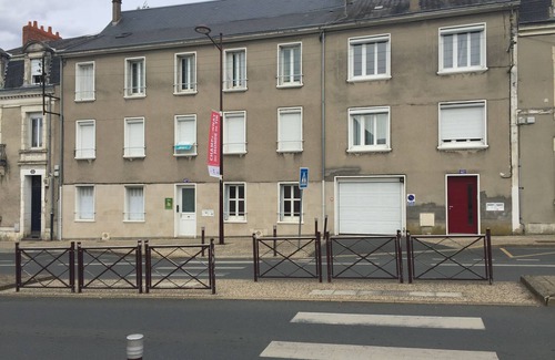 Chateauroux House | Cozy Cottage in the DRC: Pet-Friendly Berry Vacation Rental