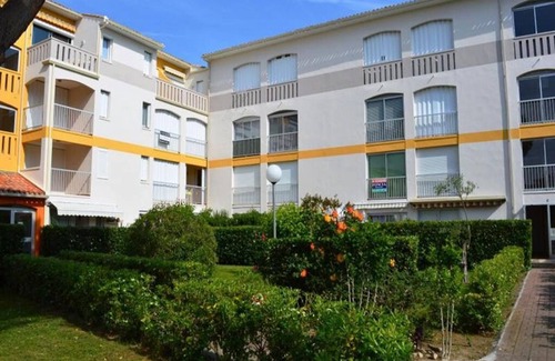 Argeles Plage Apartment | Air-Conditioned Apartment Near Shops and Ocean View