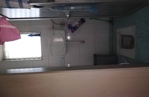 Jogeshwari East Apartment | Cozy 1RK Retreat for 2-3 Guests in Ideal Location