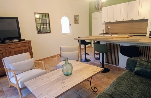 Boulbon Cottage | Cozy Cottage in Provence: Perfect for Families & Pets