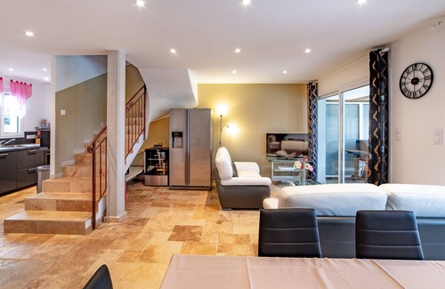 Plage de la Garonnette House | Beachfront Oasis with Private Heated Pool and Ocean Views