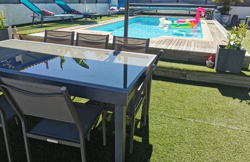 Anglet House | Modern Retreat: Air-Conditioned House with Heated Pool