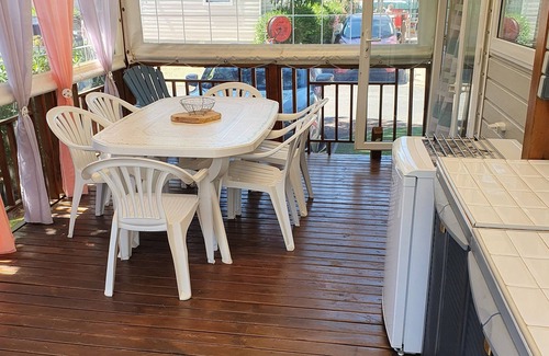 Valras-Plage House | Cozy Mobile Home with Ocean View & Pool at Valras Plage