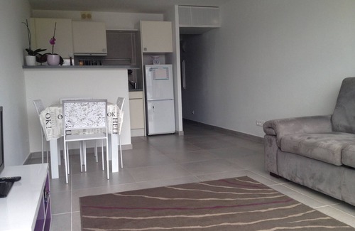 Patrimonio Apartment | Panoramic Studio with Oceanfront Pool and Beach Access