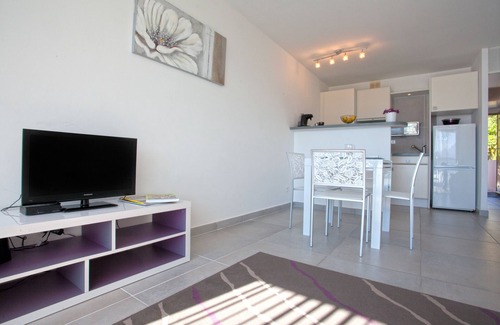 Patrimonio Apartment | Panoramic Studio with Oceanfront Pool and Beach Access