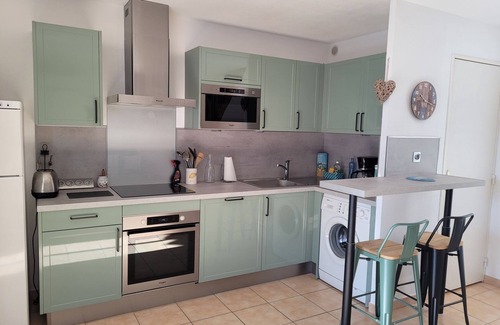 Portiragnes-Plage House | Cozy Villa with Pool, Free WiFi & Steps to the Beach
