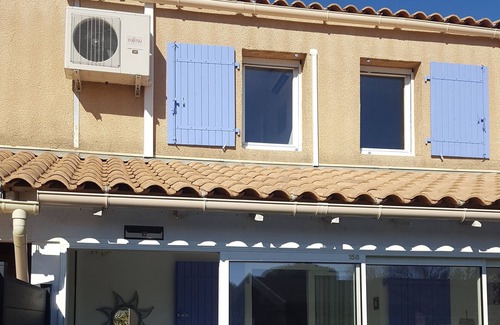Portiragnes-Plage House | Cozy Villa with Pool, Free WiFi & Steps to the Beach