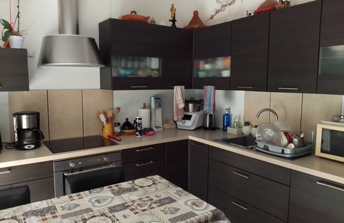 Perols House | Cozy Villa with Pool, Steps from the Beach