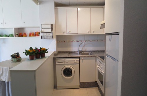 Urbanova Apartment | Beachside Retreat: 9.8/10, Free WiFi & Netflix Access