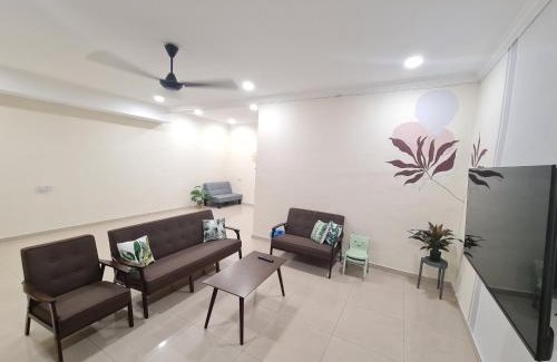 Simpang House | Perfect for Families: Air-home M3 Simpang with Netflix