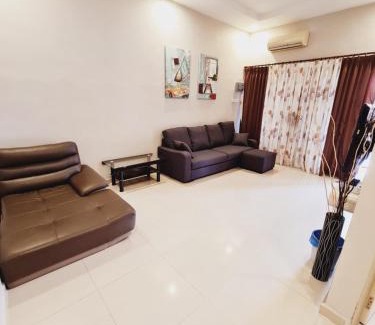 Larut House | Family-Friendly Stay at Air-home No135 Kampung Boyan