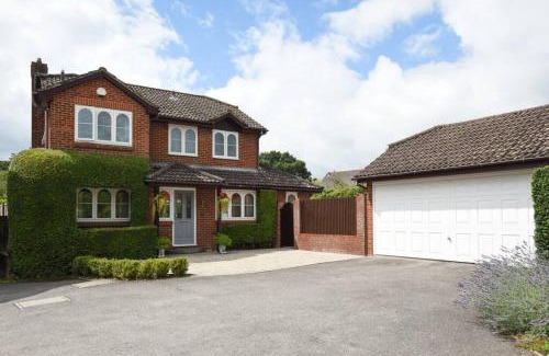 Wickham House | Welcoming Meon Valley Family Home with Pet-Friendly Amenities