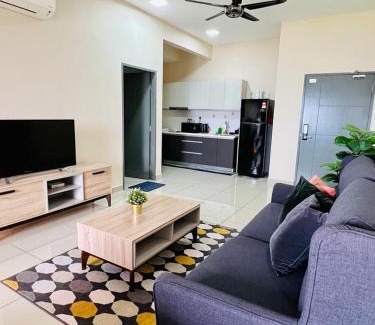Central District Apartment | Enjoy Aira Suite JB: Oceanfront Retreat Near CIQ
