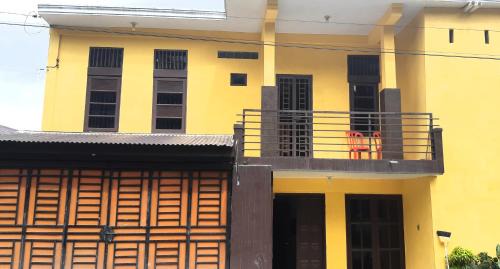 Berastagi House | Cozy Airangga Home Stay in Berastagi with Family Amenities