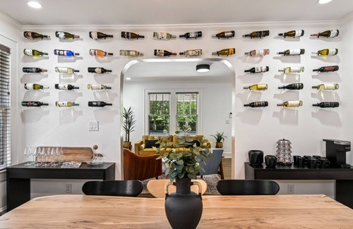 Edgewood House | Stay at DesignedByDom: Guest Rated 10/10 with Pool & Spa