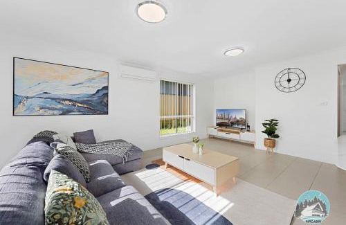 Edmondson Park House | Family-Friendly Retreat at Aircabin - Edmondson Park