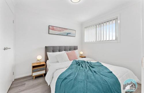 Edmondson Park House | Family-Friendly Retreat at Aircabin - Edmondson Park