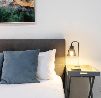 Mascot Apartment | Family-Friendly Aircabin in Mascot with Free Parking