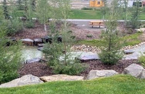 Airdrie House | Airdrie - Comfy Stylish 2 bedroom Guest Suite -En route to the Rockies Alberta!