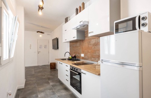 Santa Cruz de Tenerife Apartment | Bright and Cozy Apartment with Spa - La Salud Experience