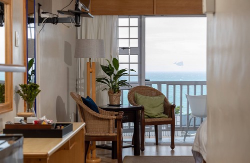 Van Dyks Bay House | Ocean View Stay at Aire del Mar Guest House - Rated 9.2/10